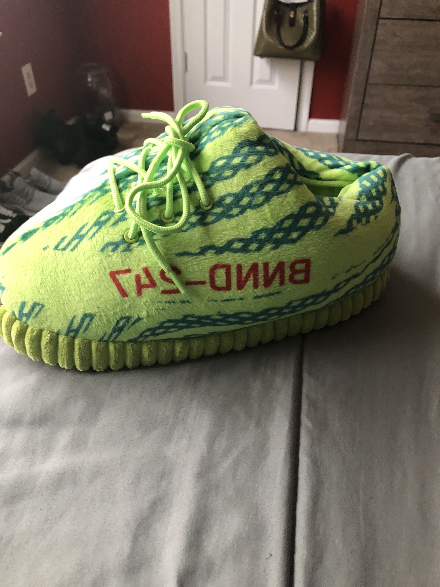 New YEEZY slippers for Sale in Chesapeake, VA - OfferUp