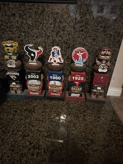 NFL or MLB Lawn Garden Ornament Tiki Statues, Patriots, Bears, Giants and more