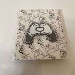 I Love RnB Heart Hands Pin