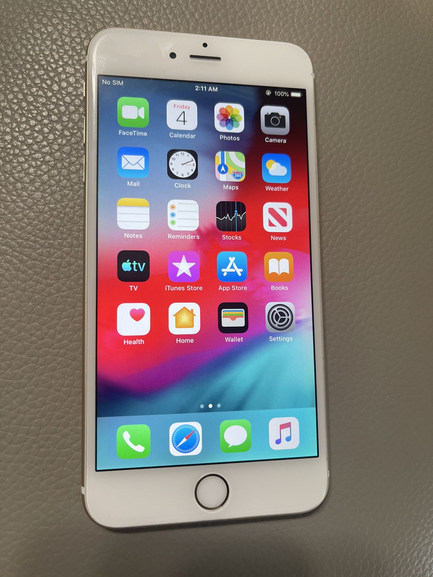 iPhone  6 Plus 64gb Gold Unlocked For Any Carrier 