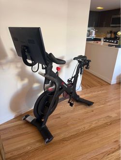 Peloton Bike – Excellent Condition