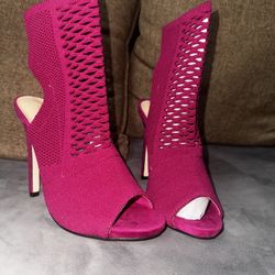 fuchsia pink knit peep-toe Bootie Heels Size 8