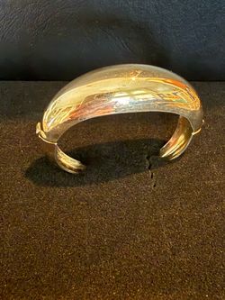 Title: Vintage Coro Modernist Hinged Clamper Cuff Bracelet