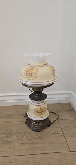 Vintage Quoizel Gone With The Wind Hurricane Double Globe Floral Lamp