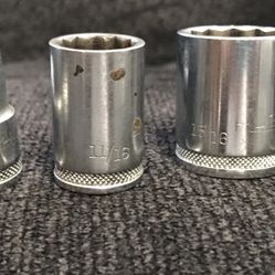 Tools- Lot Of Vintage Husky Sockets 