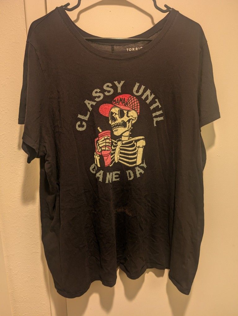 Torrid "Classy Until Game Day" Size 3 Women's Classic Fit 100% Cotton Tee