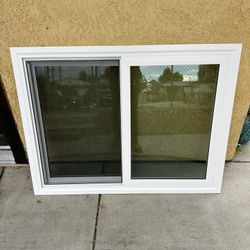 Ventana/Window 44/12” X  33”