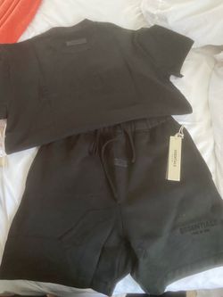 ESSENTIALS TSHIRT/SHORTS SET (SMALL)
