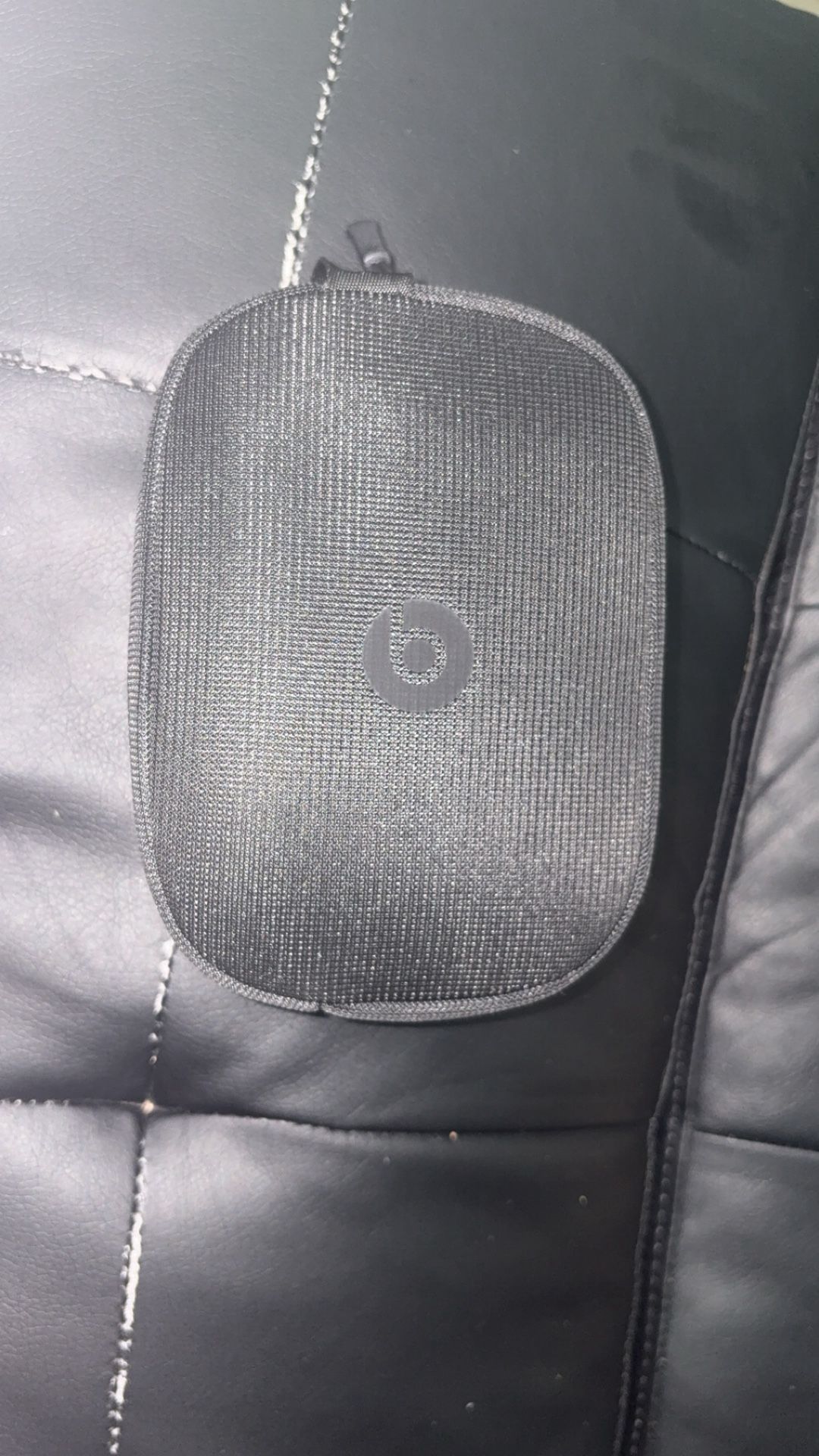 Beats solo 4 bluetooth wires blue