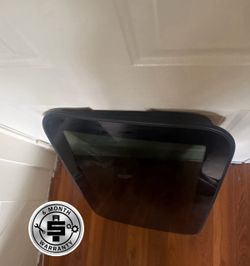 2016 - 2022 Mercedes GLC300 X253 Front Roof Sunroof Moonroof Glass Panel OEM