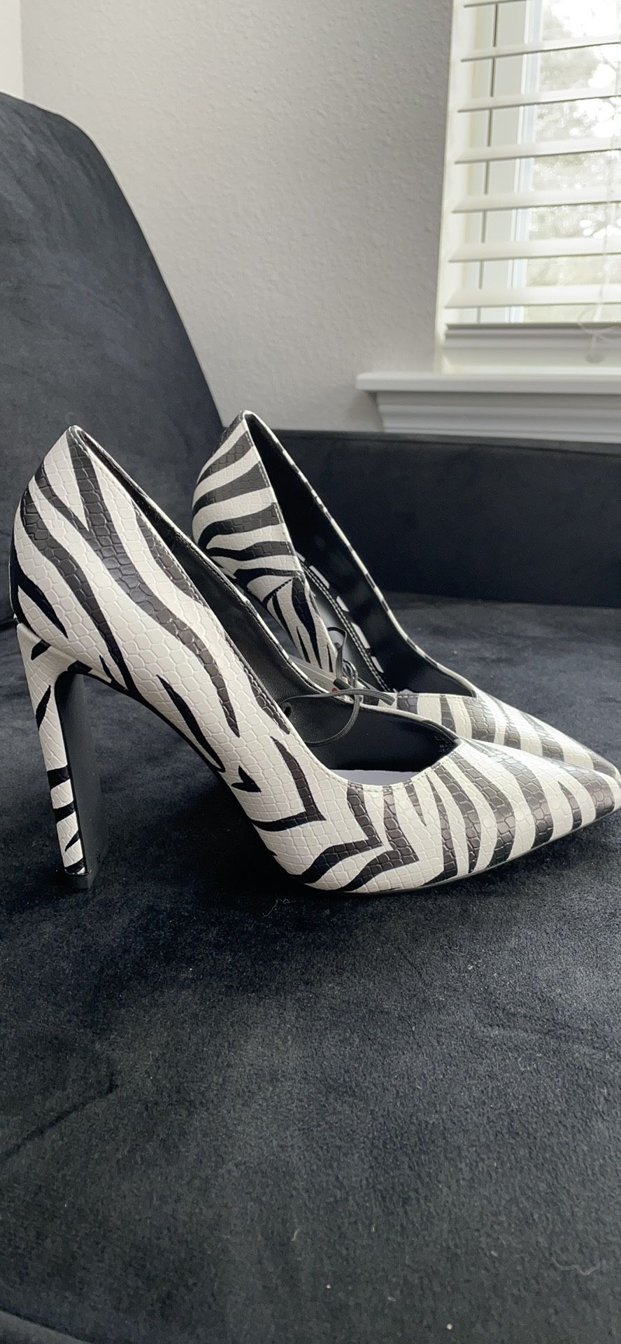 Animal print high-heel shoes
