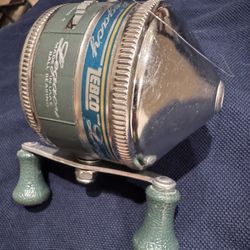 Vintage Zebco legacy 33 Ball Bearing Spin Cast Fishing Reel Made In USA