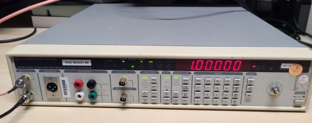 Stanford Research Systems DS360 signal generator
