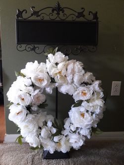 Wedding wreath with stand