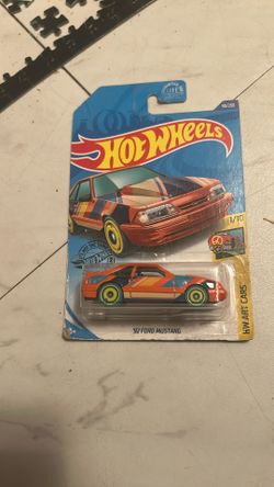 Hot Wheels ‘92 Ford Mustang