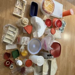 Miscellaneous Tupperware Items 