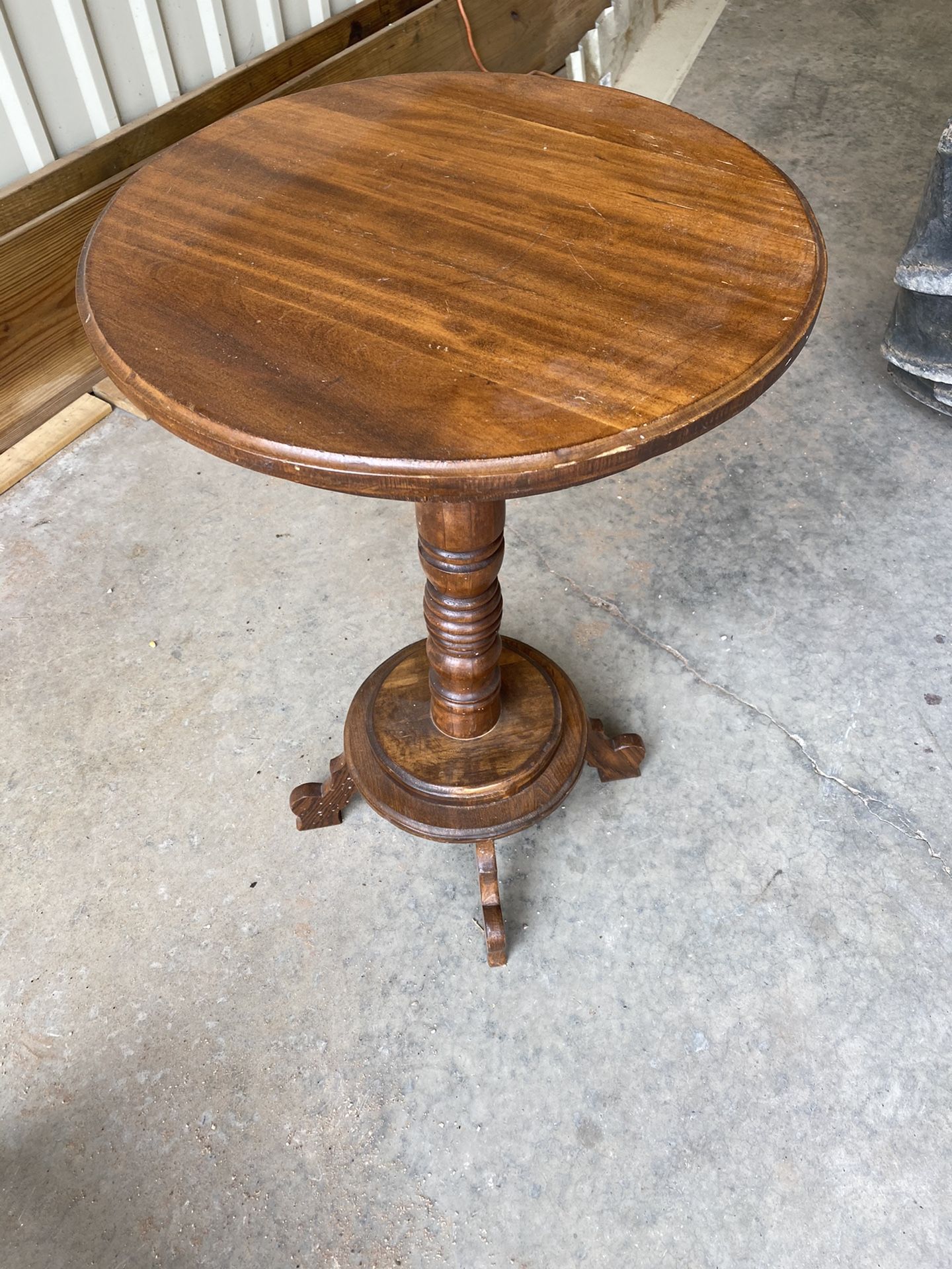 Antique Round Table