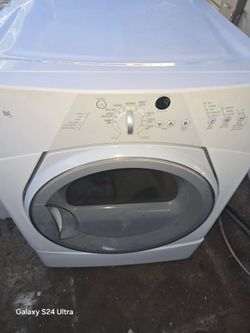 Whirlpool Gas Dryer King Size Capacity And Heavy Duty Works Exelent