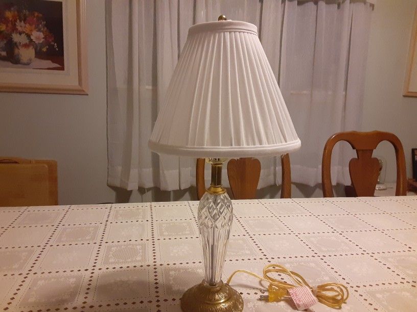 VERY BEAUTIFUL LOOKING Water FORD LAMP THAT What I WAS TOLD