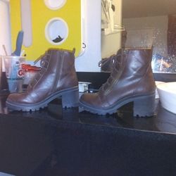 Leather boots size US7.5m