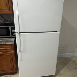 Refrigerator BEST OFFER ACCEPTED