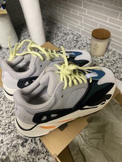 Yeezy 700 Waverunner Size 6