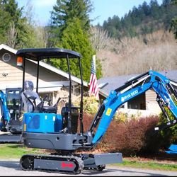 2025 Rippa R10 With Pilot Controls, Expandable Tracks. 1 Year Warranty