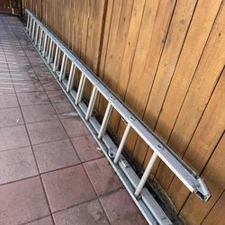 30’ Extension Aluminum Ladder