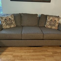 Loveseat 59"W x 39"D x 38"H 