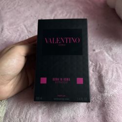 Valentino Born In Roma Extradose