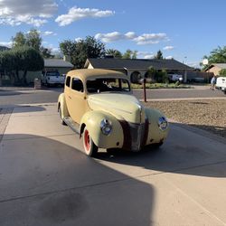 1940 Ford Tudor Sedan Deluxe