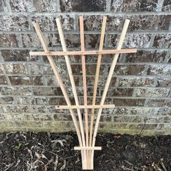 3 Foot cedar Fan Trellis