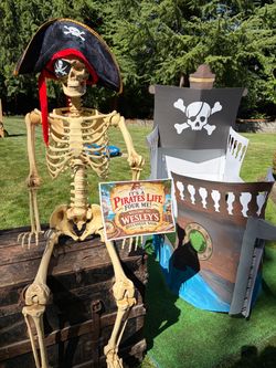 Large lot of pirate themed party supplies