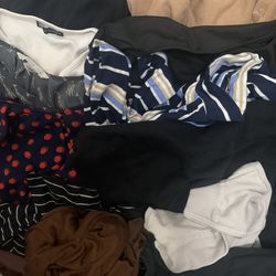 25 pc Women’s S/M All Tops