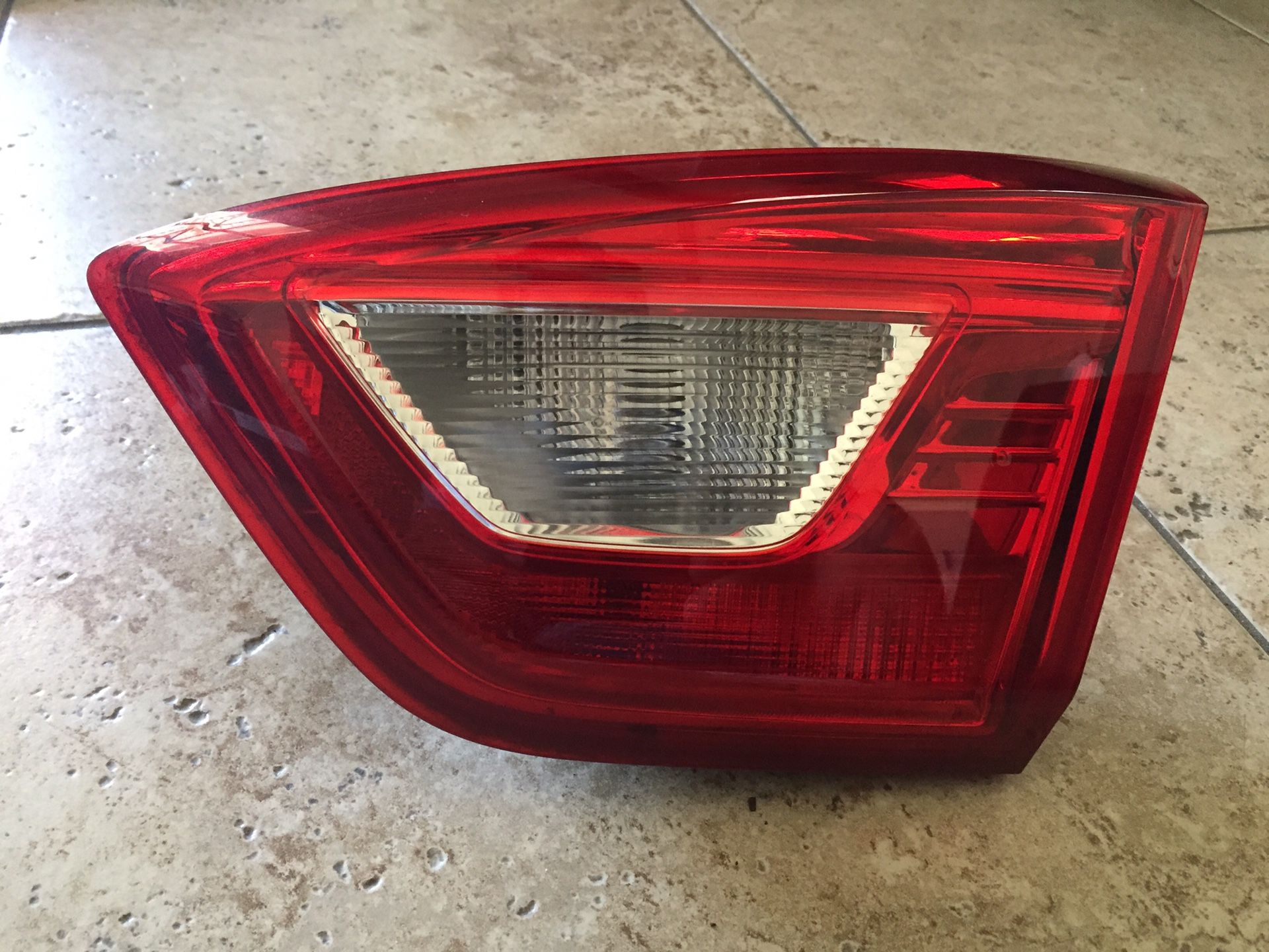 2016 —2019 Chevy Cruze inner taillight