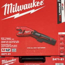 Milwaukee M12 Copper Tubing Cutter Kit. Model #2471-21