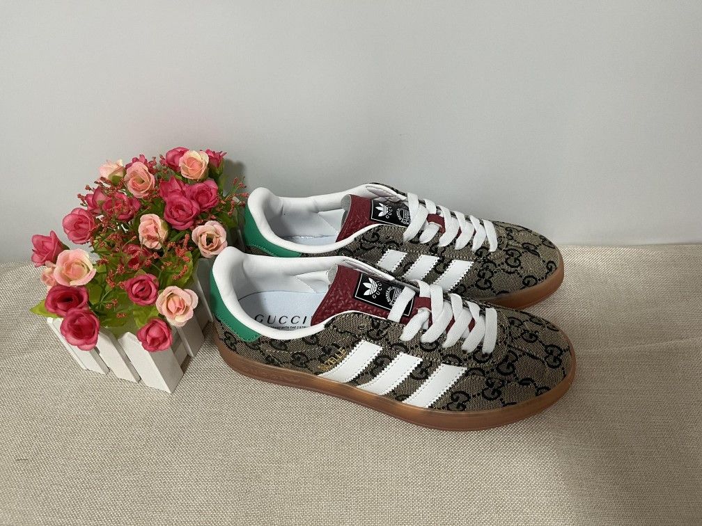 Adidas X Gucci Women’s Gazelle Sneakers GG Monogram Size 7.5US