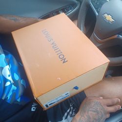 LV Louis Vuitton Brand New Size 8