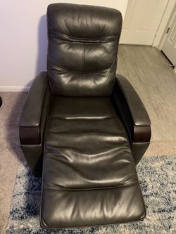 Canmore Leather Power Recliner wits Power Headrest