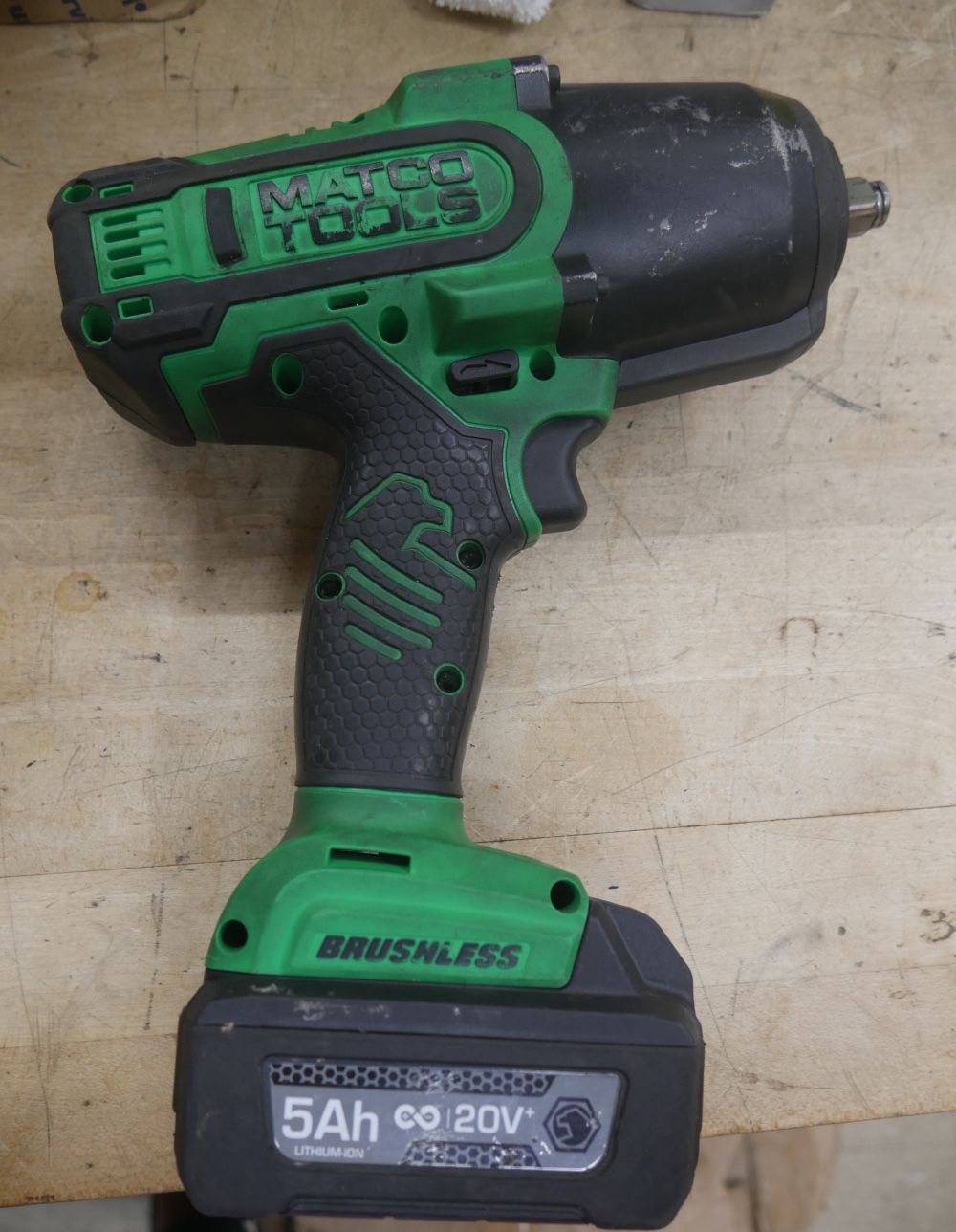 Matco Tools MCL2012BIW 20V Brushless Infinium 1/2" Drive Impact Wrench . used. tested. in a good working order. 