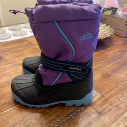 Aleader Snow Boots: Kids Size 2