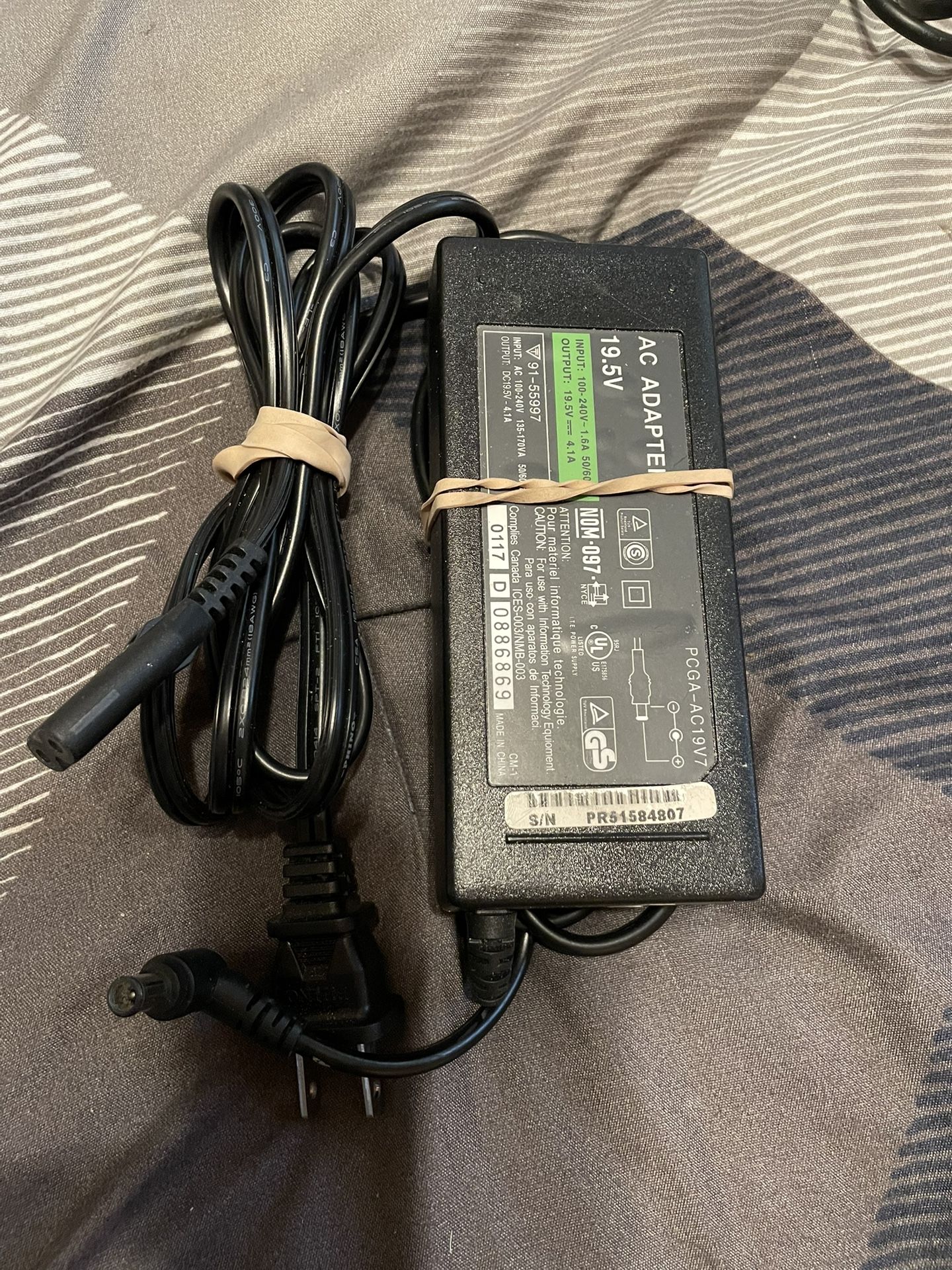 Sony Vaio PCGA-AC19V7 AC Power Adapter Power Supply Comes With Everything You See