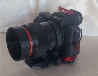 LOST CAMERA: Sony a7ii and 85mm lens.
