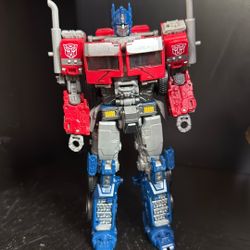 Studio Series ROTB Optimus 