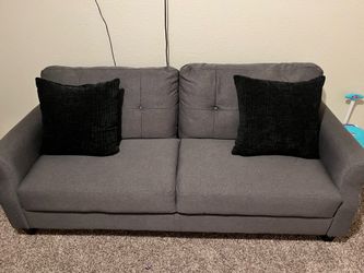 Serta Loveseat Couch – Like New!