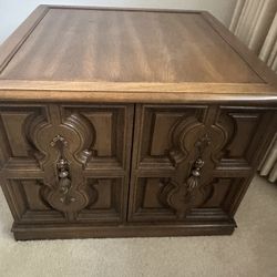 Vintage Square Wood Side Table 🌵 MUST GO🌵