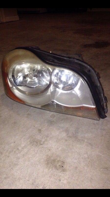 Volvo XC90 xenon headlight