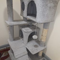 Cat Tree In Fair Condition  Asking 40 Or Best Offer