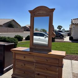 Wooden dresser with mirror : 51”wide*18”deep*31”tall