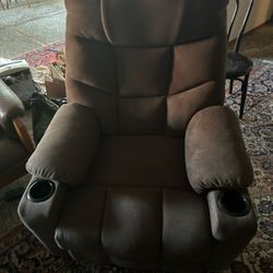 Mcombo Powered Lift Assist Lounge Chair - Like New